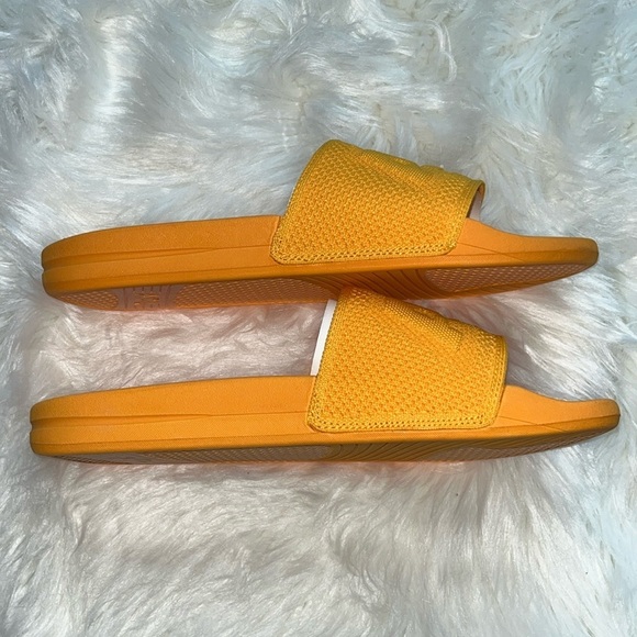 🆕 APL Men’s Big Logo Techloom Slide in Mango Size 10 UNISEX - Picture 5 of 11